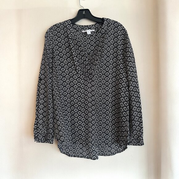 Diane von Furstenburg 95% silk black and off white long sleeve blouse. Size 0. - Picture 2 of 9